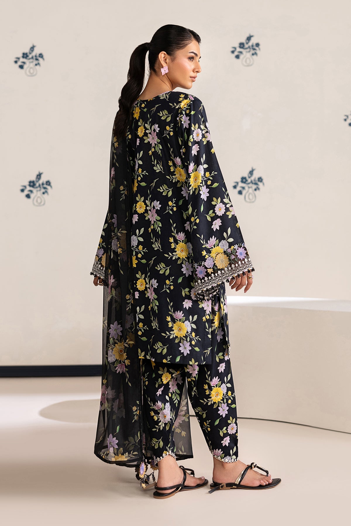 Baroque - Embroidered Lawn UF-4465