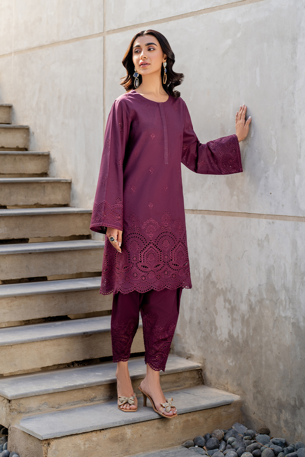 Iznik - Ip-265 Embroidered Lawn
