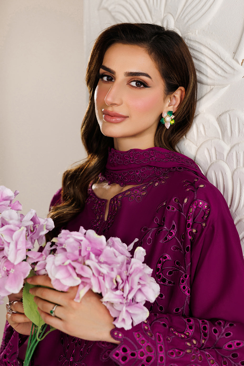 Iznik - Ue-678 Embroidered Lawn