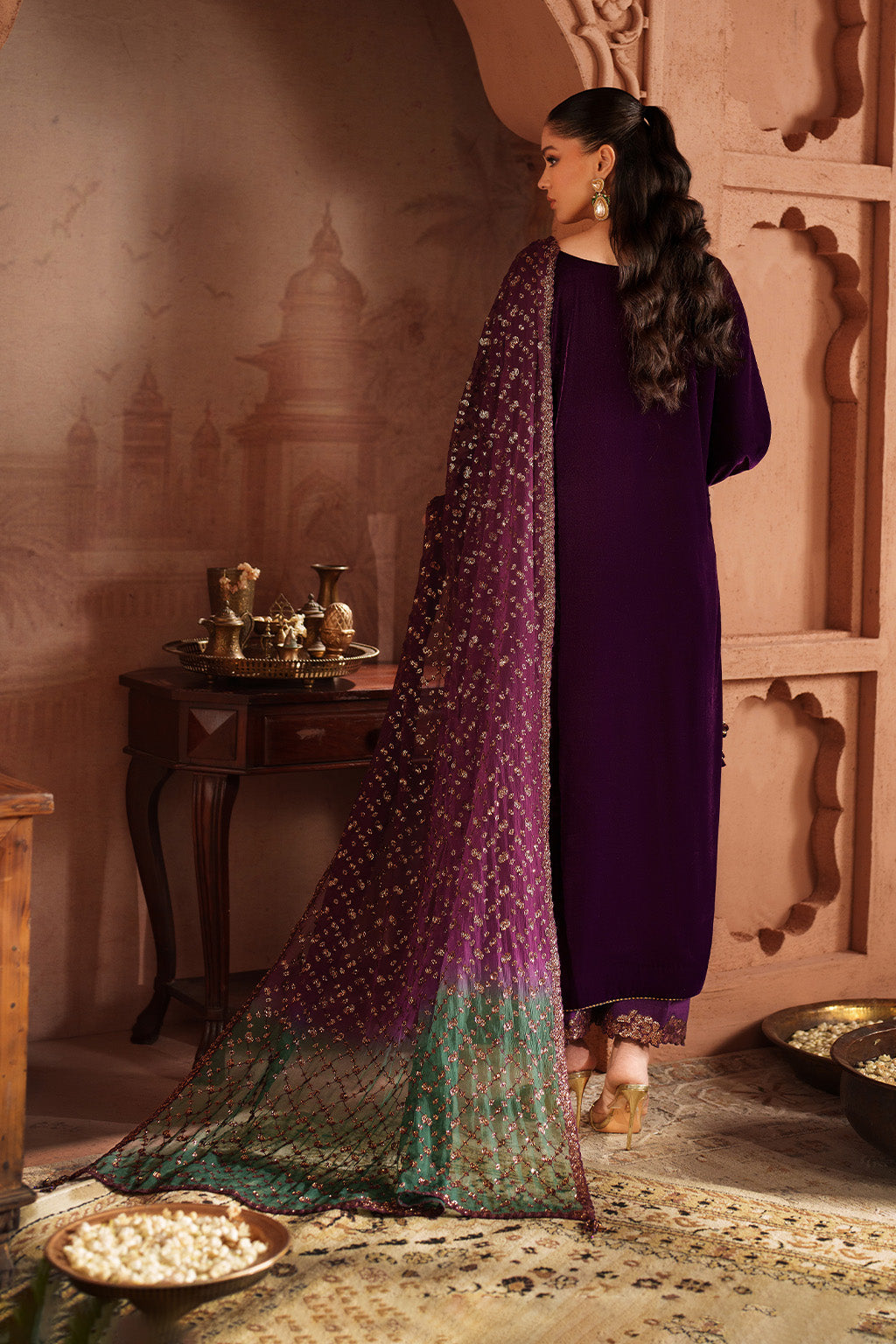 Iznik - Iv-57 Embroidered Velvet