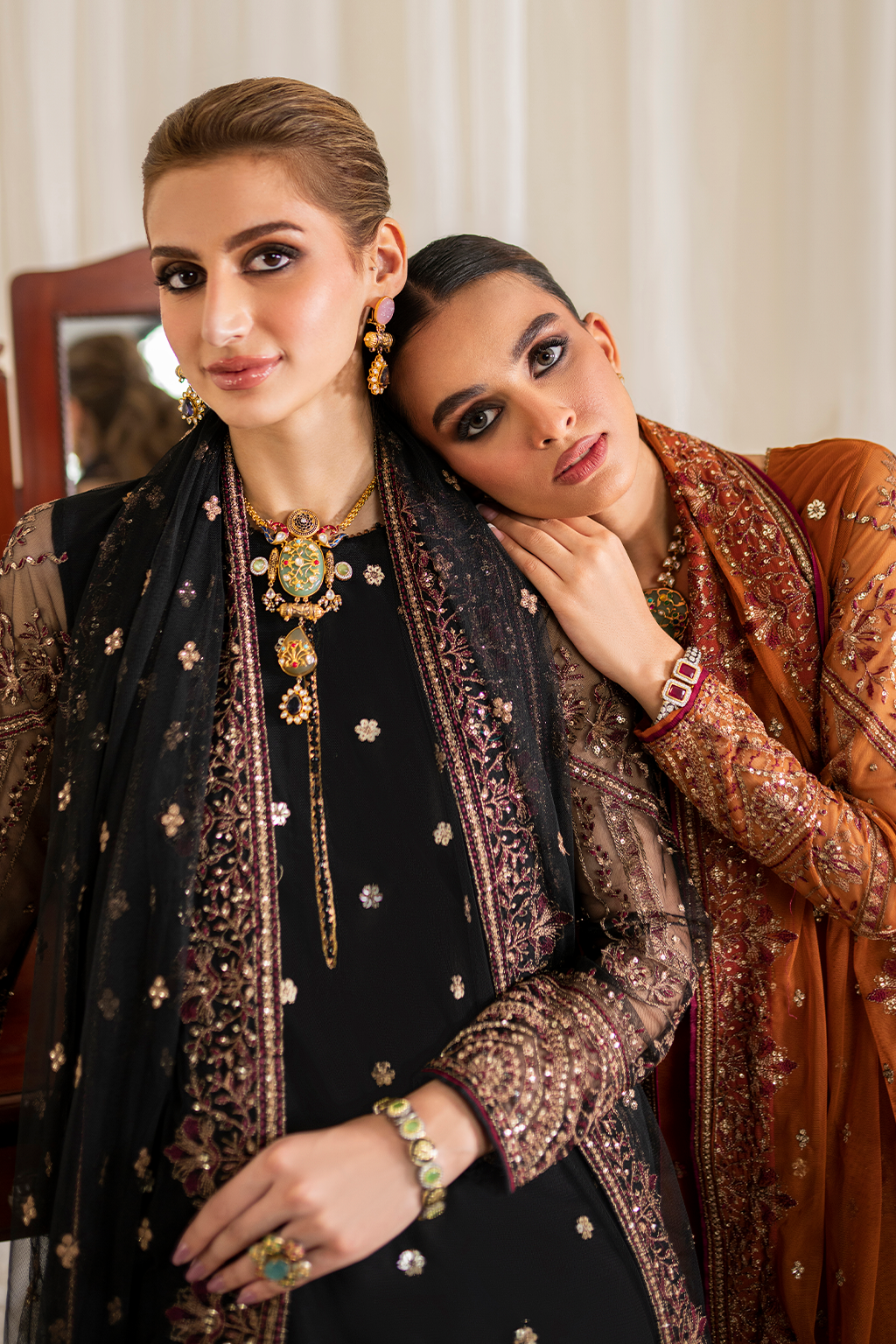 Iznik - Ue-287 Embroidered Net