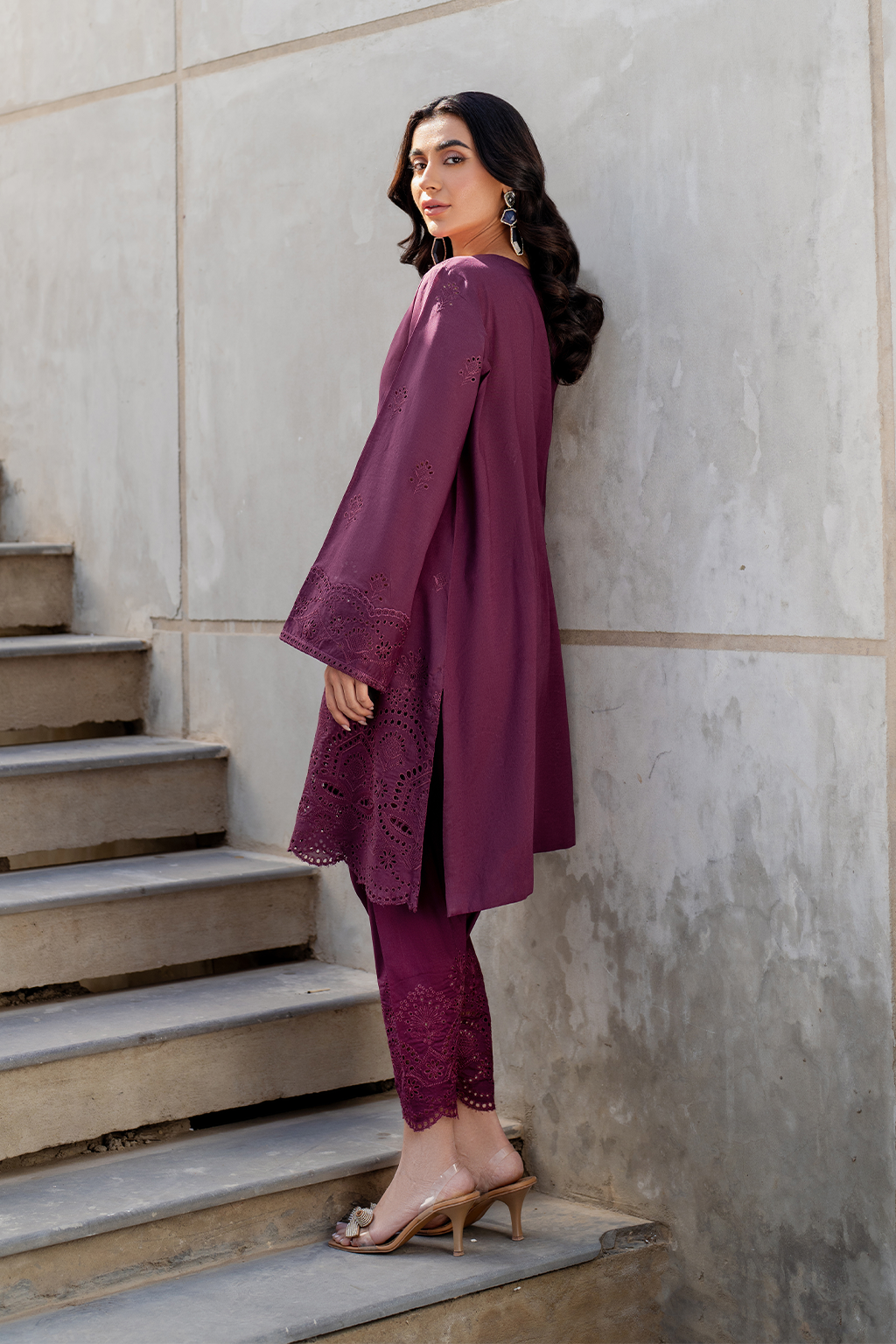 Iznik - Ip-265 Embroidered Lawn