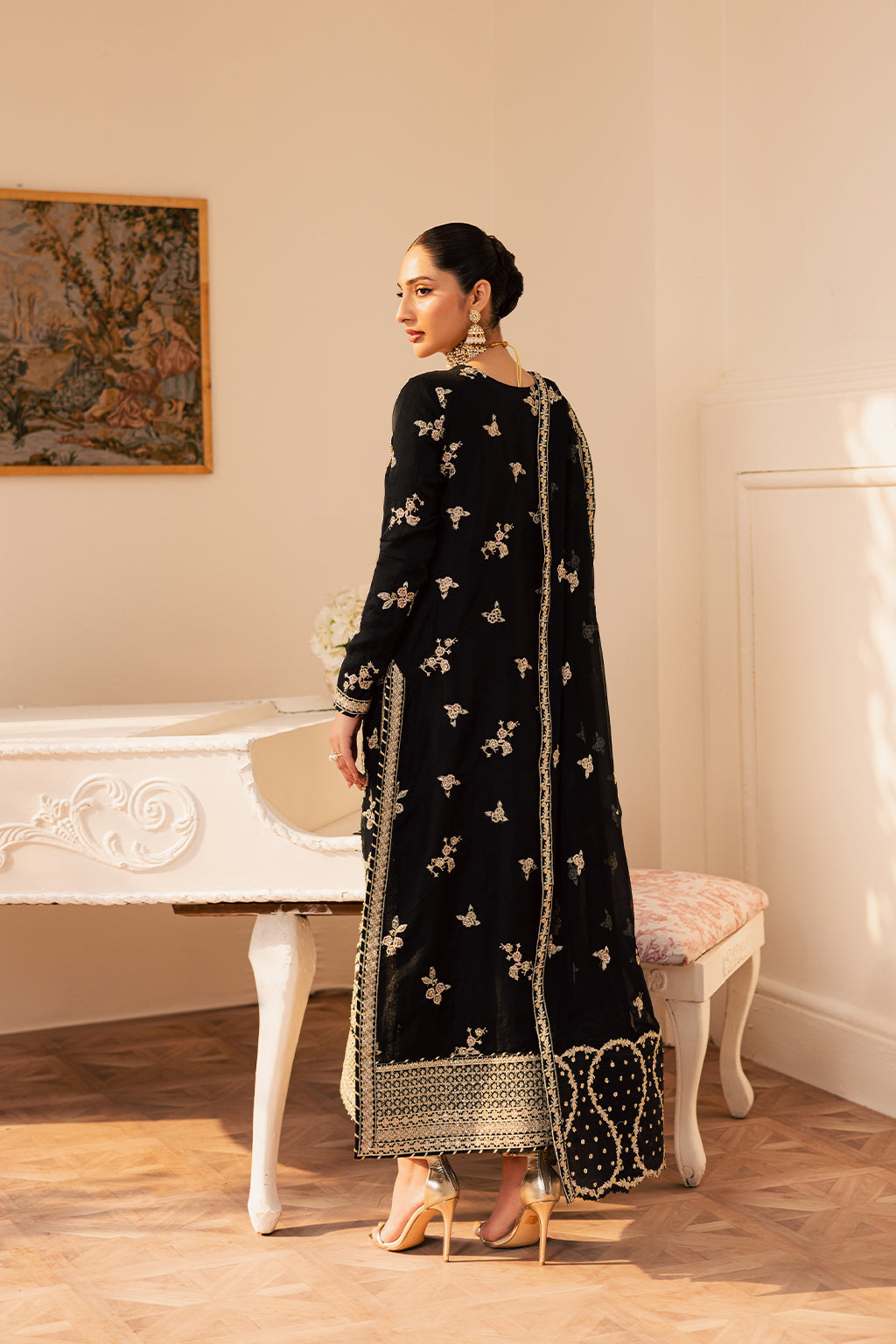 Emaan Adeel - Svara