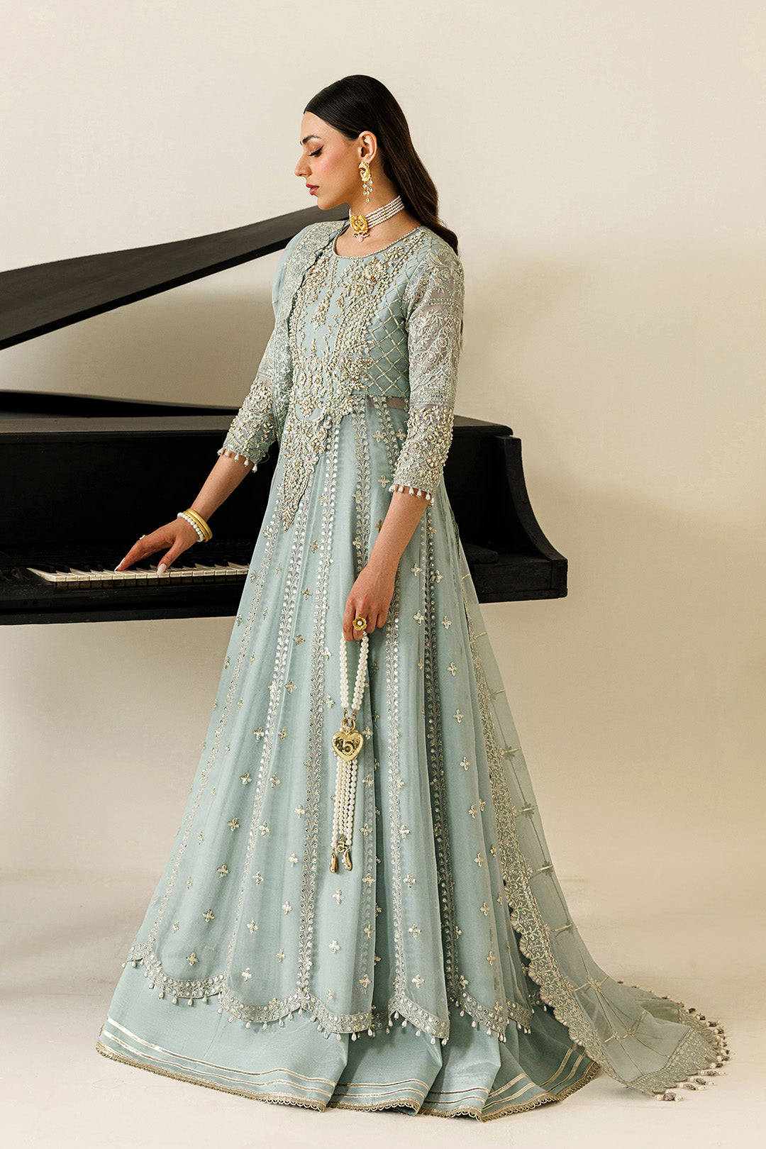 Alizeh - Af-Bhm-4070-Sinoor
