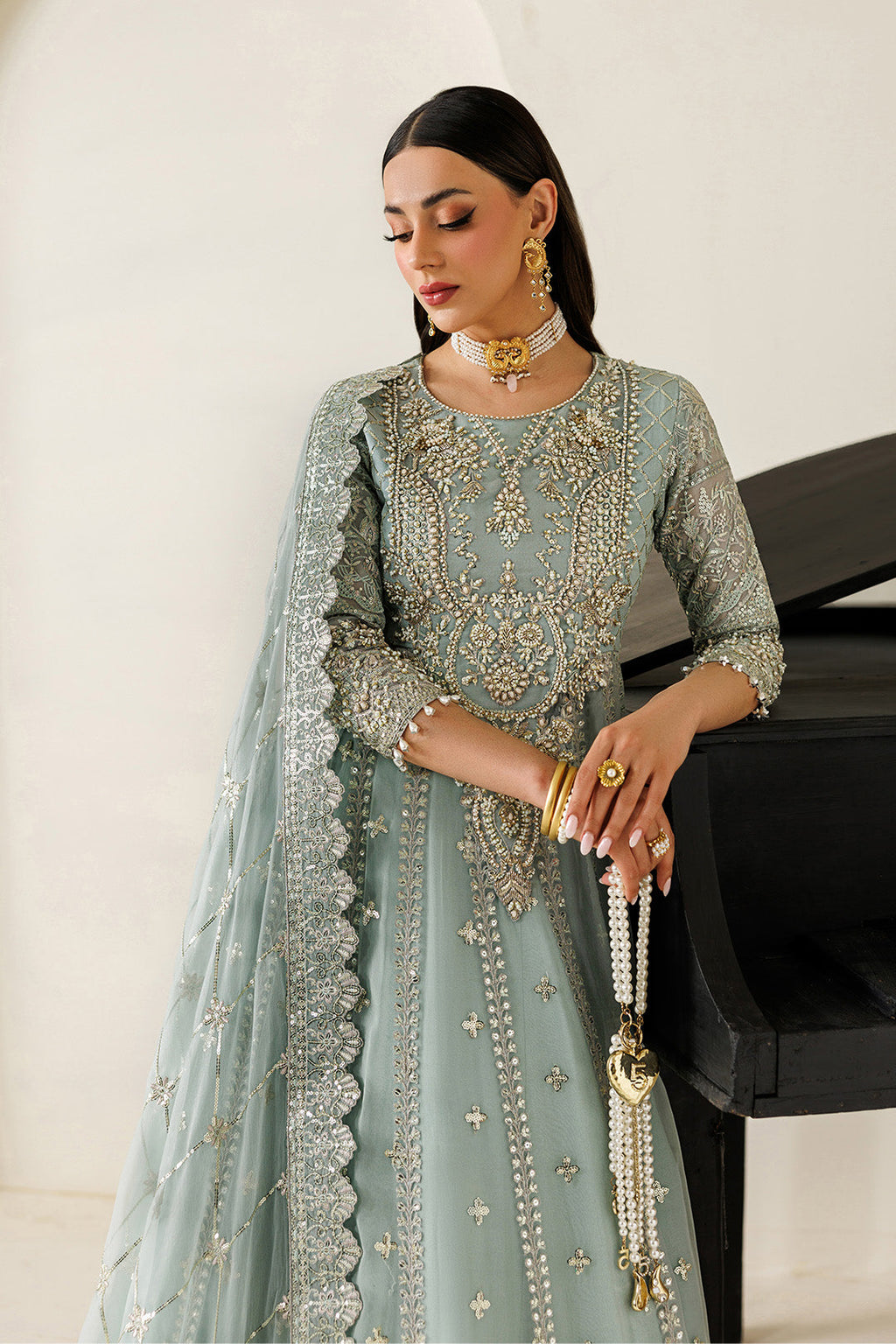 Alizeh - Af-Bhm-4070-Sinoor