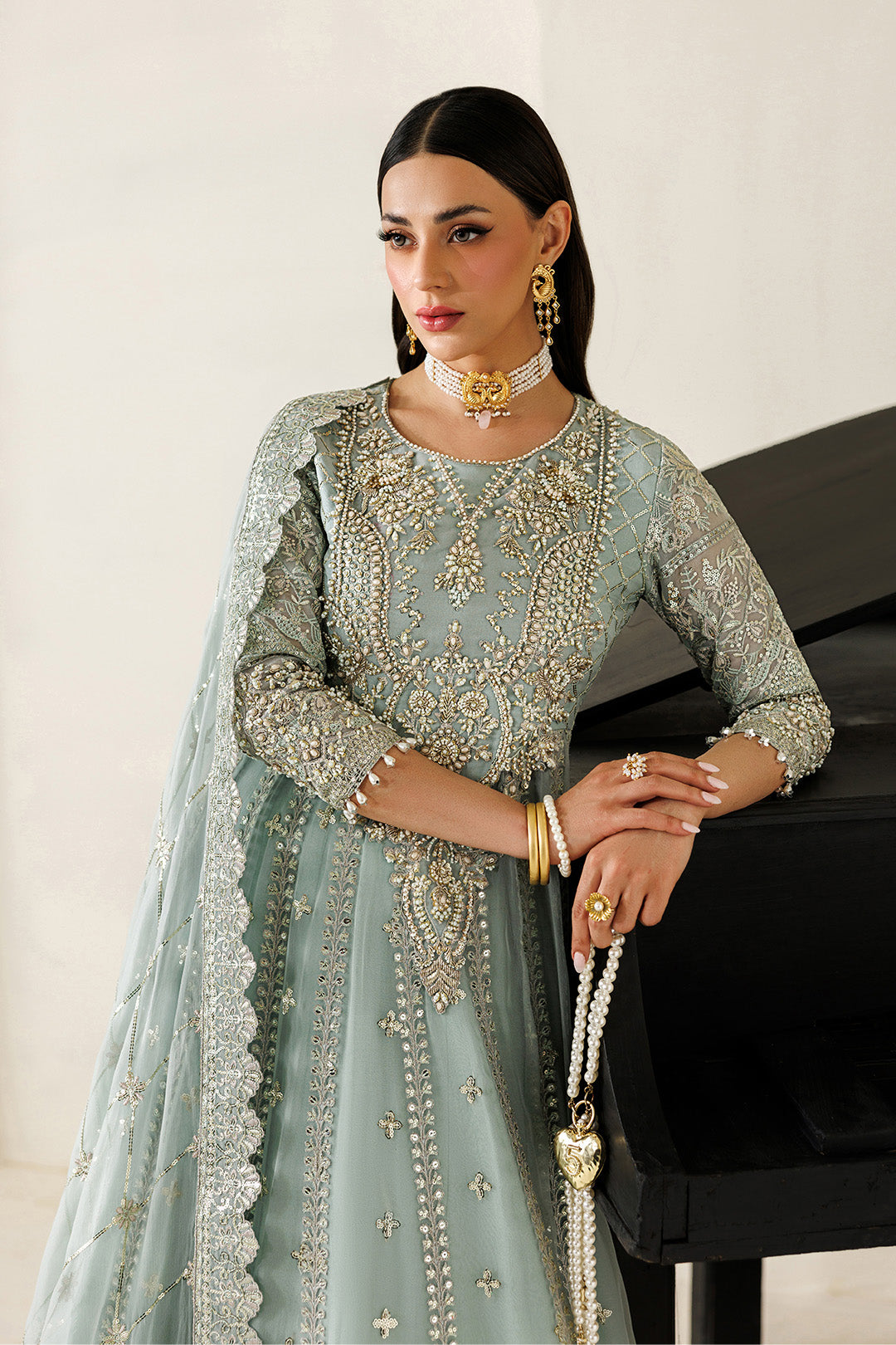 Alizeh - Af-Bhm-4070-Sinoor