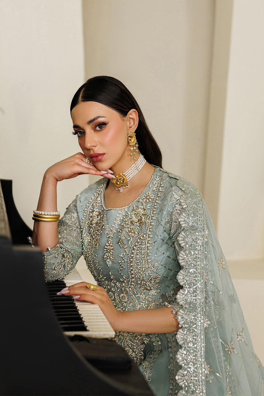 Alizeh - Af-Bhm-4070-Sinoor