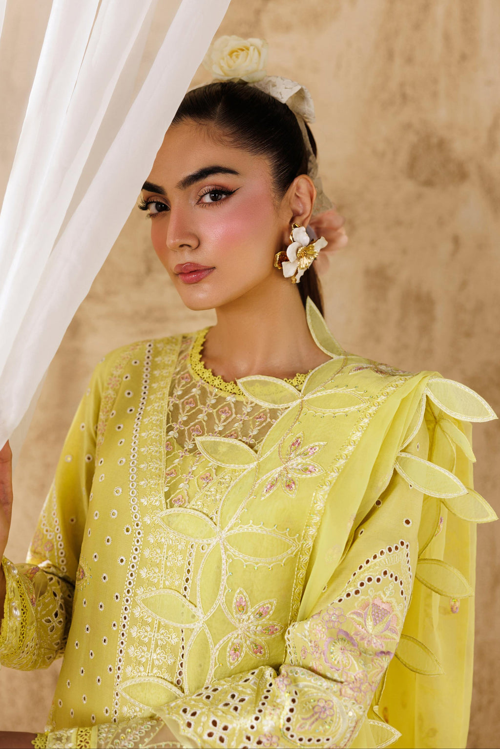 Akbar Aslam - Felene