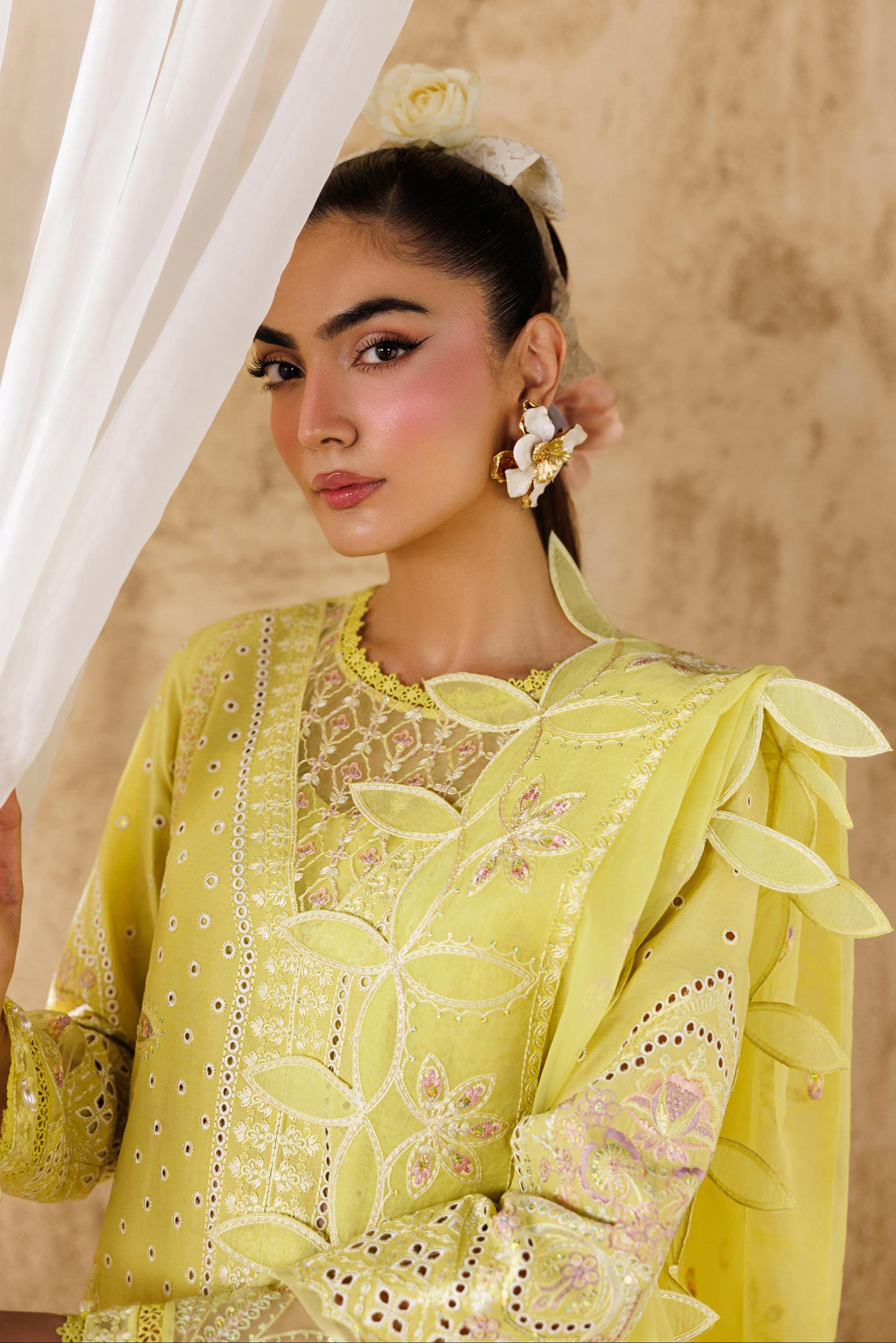Akbar Aslam - Felene
