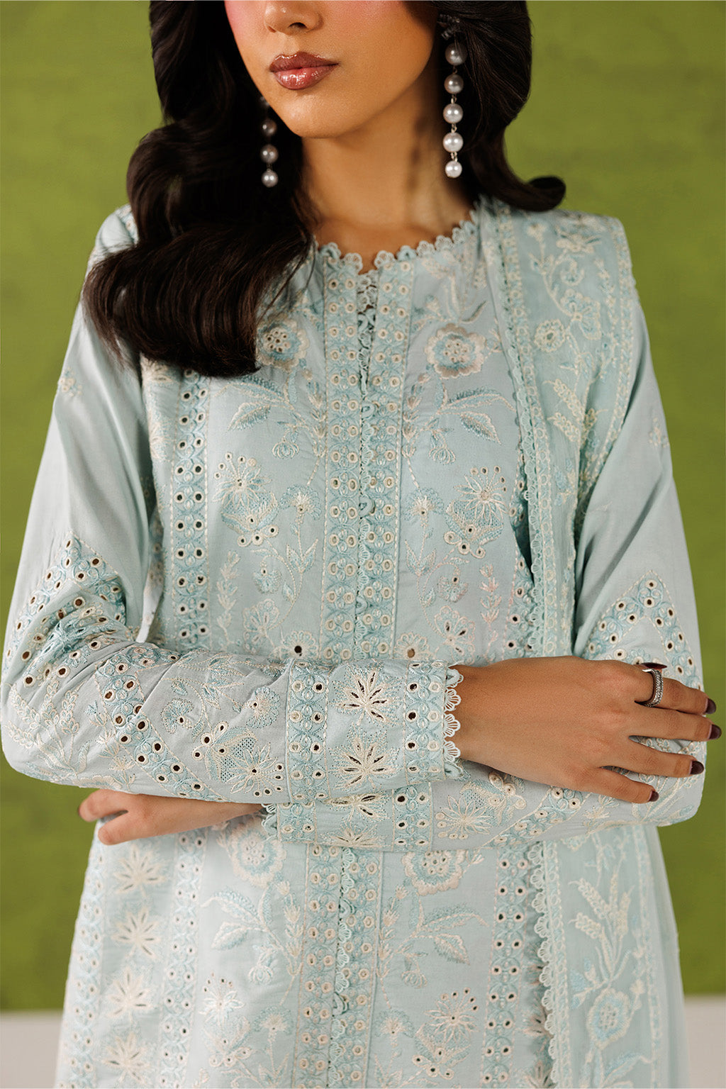 Emaan Adeel - Sorelle