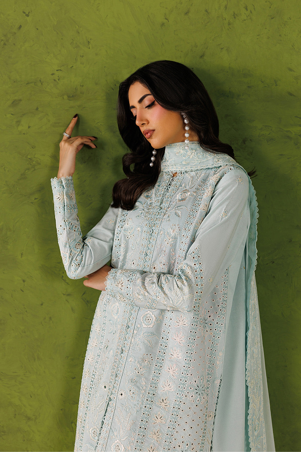 Emaan Adeel - Sorelle