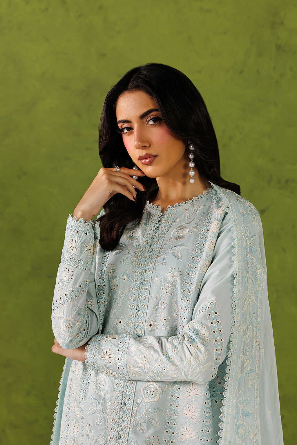 Emaan Adeel - Sorelle