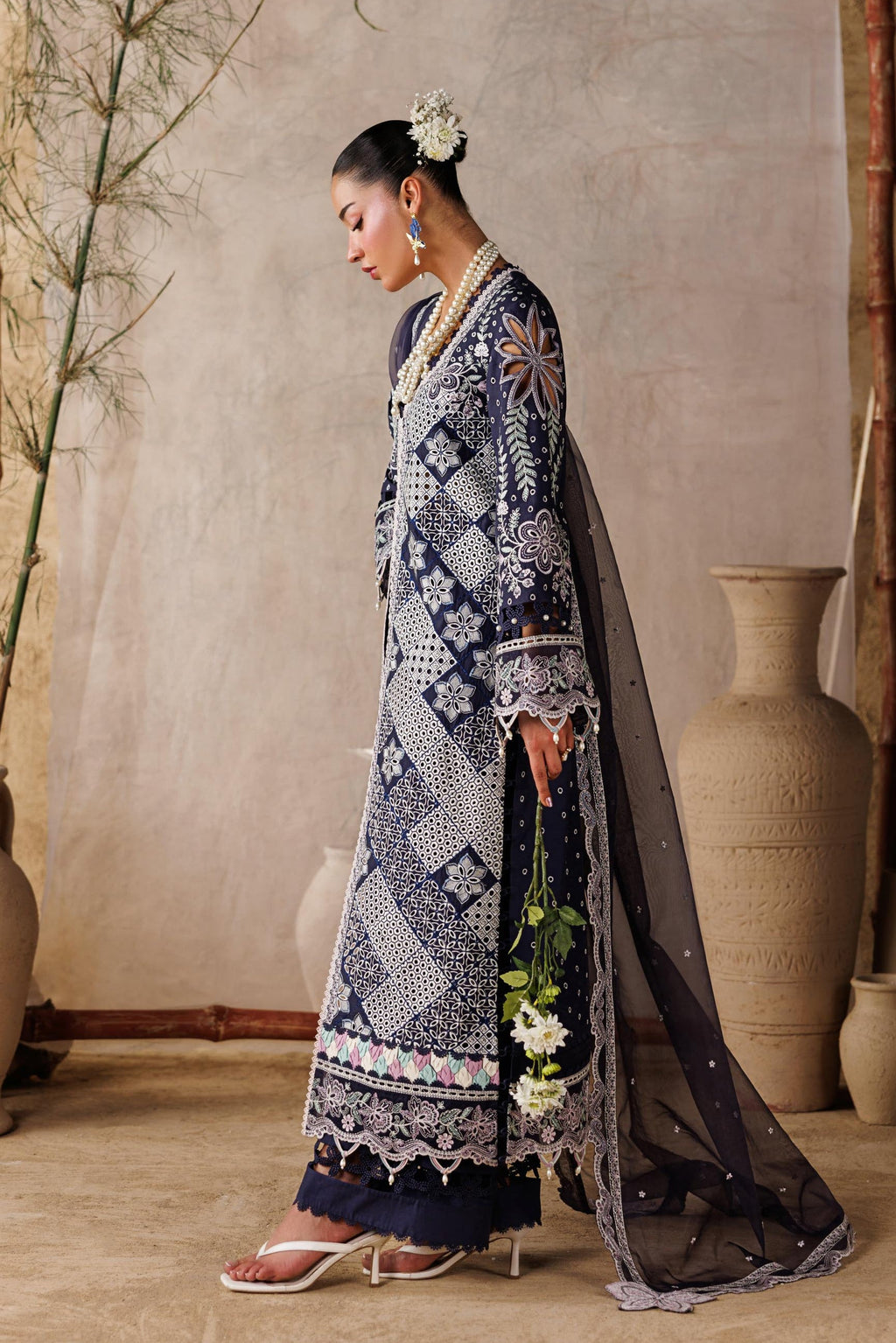 Akbar Aslam - Veloure
