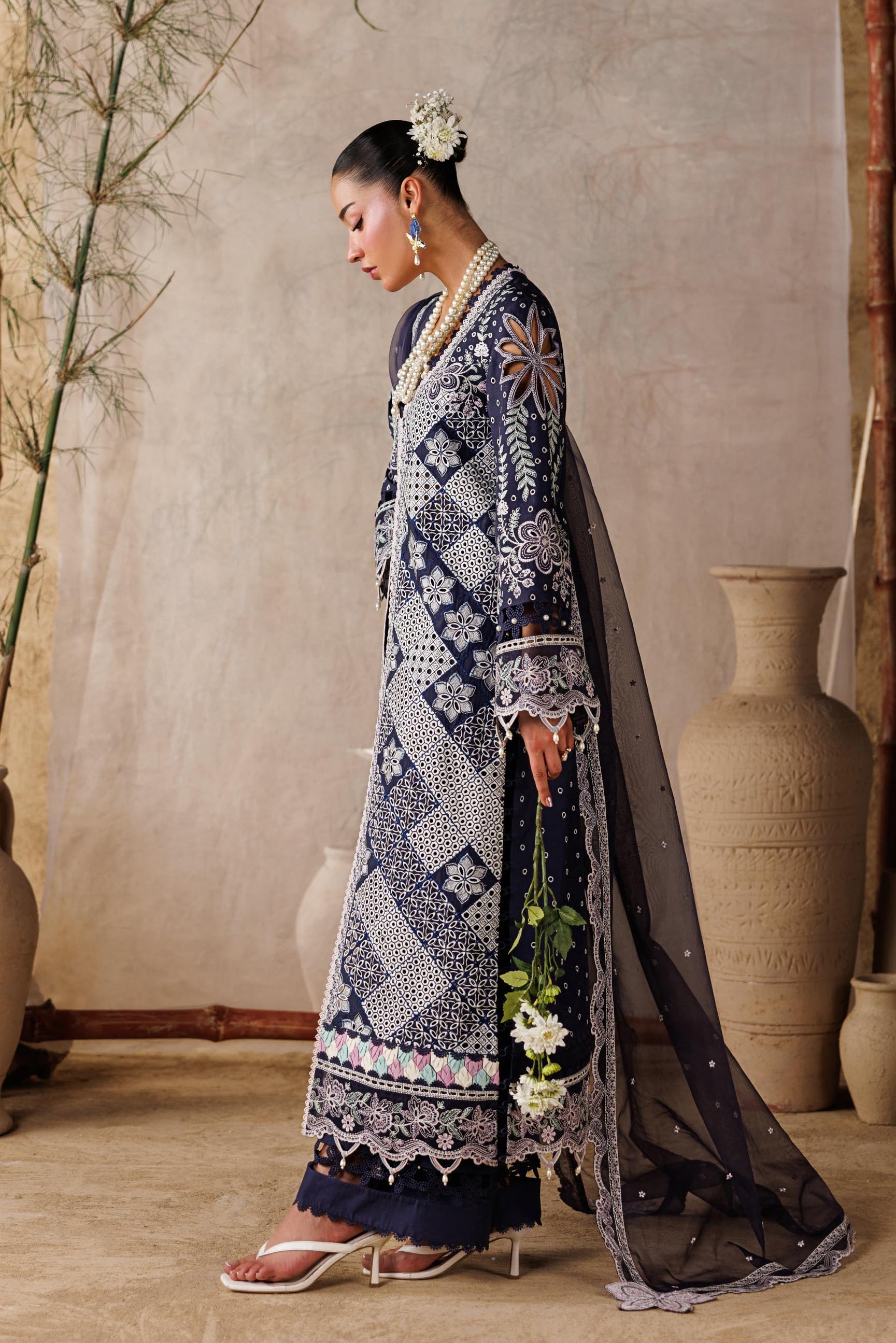 Akbar Aslam - Veloure