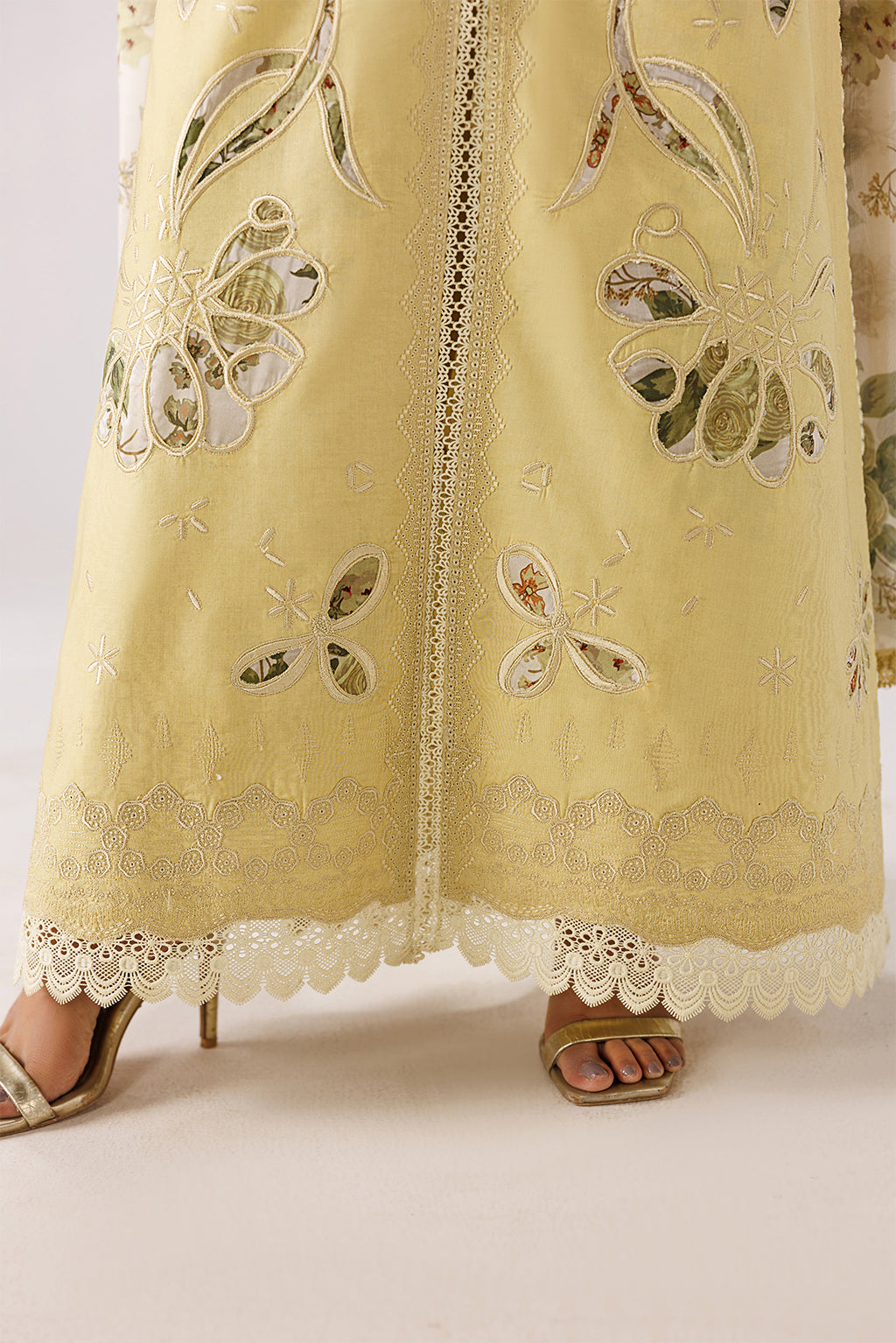 Emaan Adeel - Modish