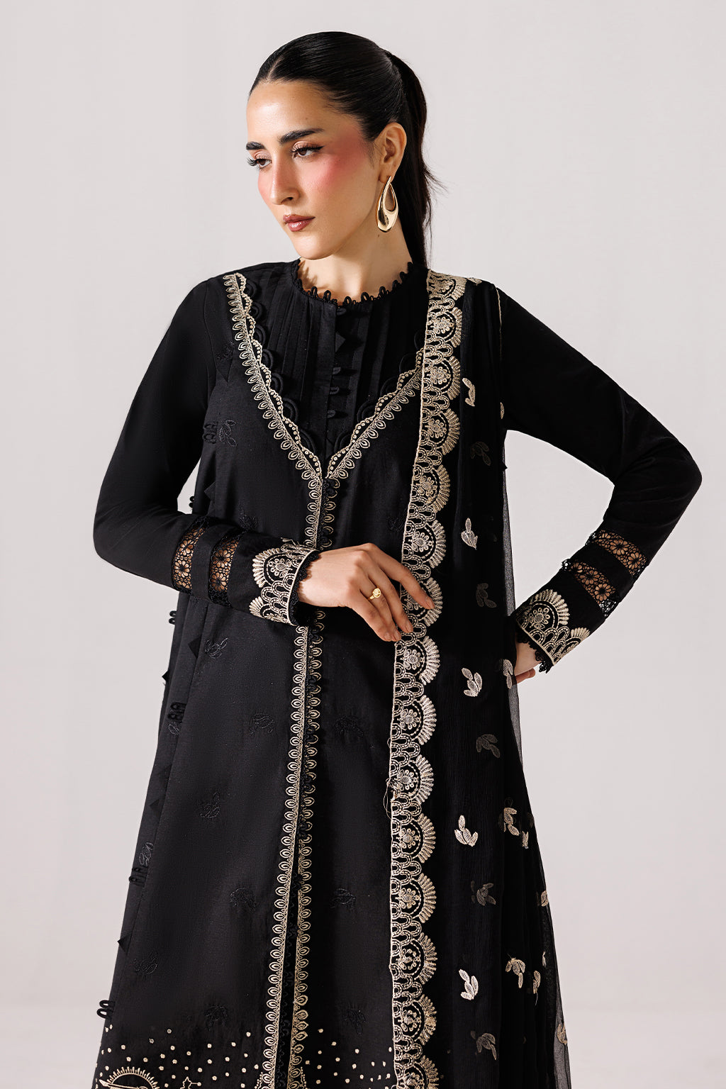 Emaan Adeel - Eleve