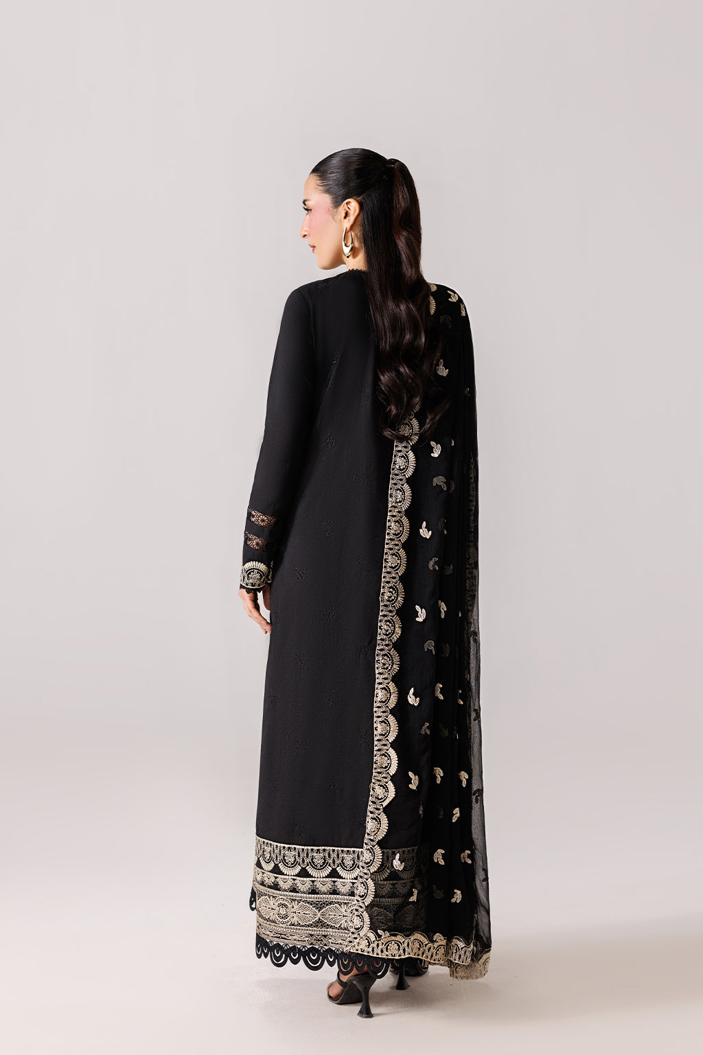 Emaan Adeel - Eleve