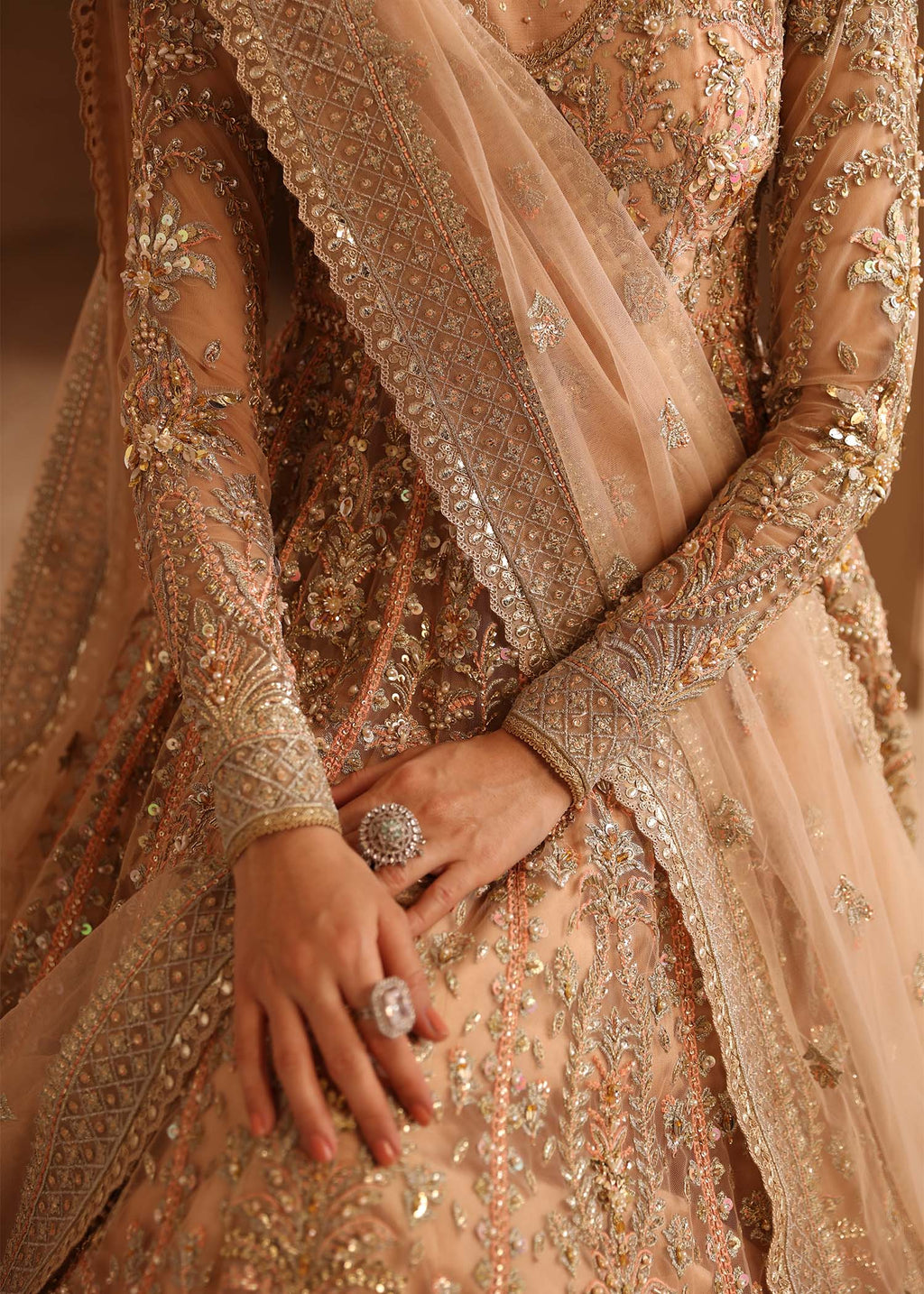 Akbar Aslam - Aveline