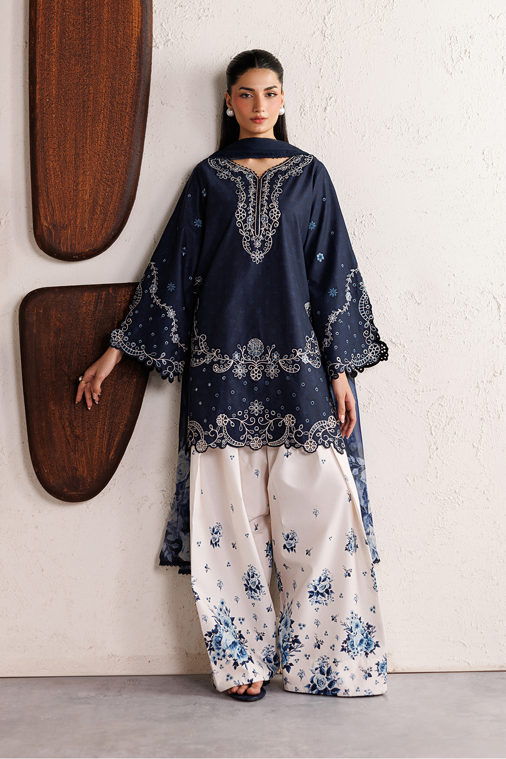 Iznik - Ibe-02 Embroidered Lawn