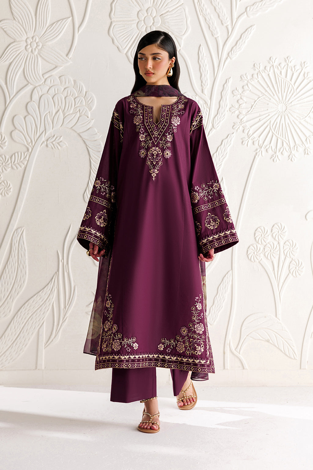 Iznik - Ue-691 Embroidered Lawn