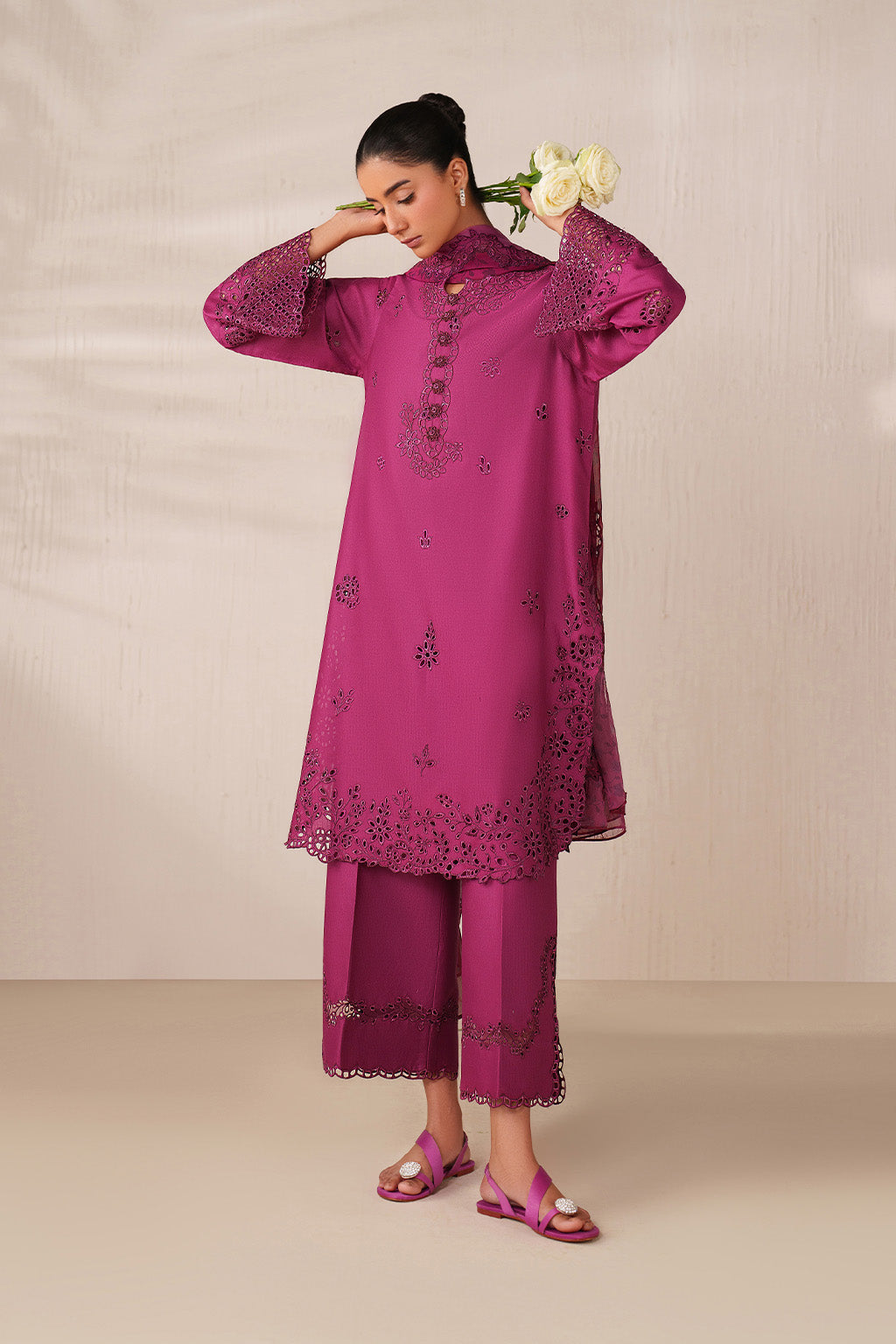 Iznik - Ue-593 Embroidered Textured Lawn