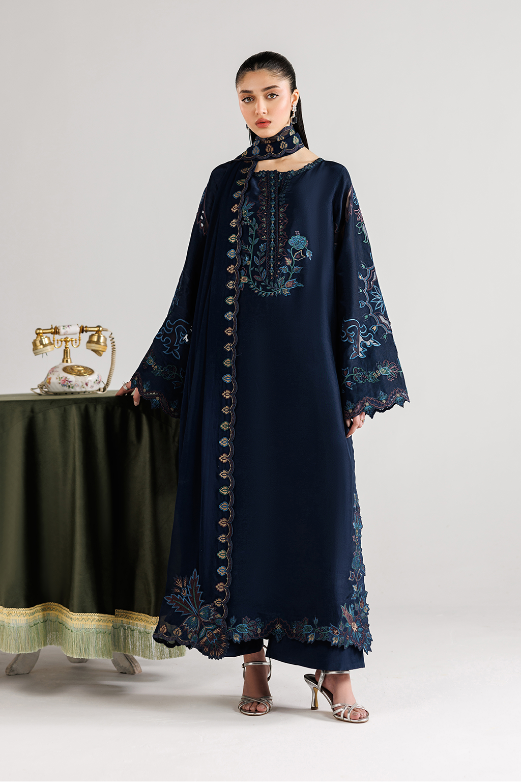 Iznik - Ue-654 Ramen Silk