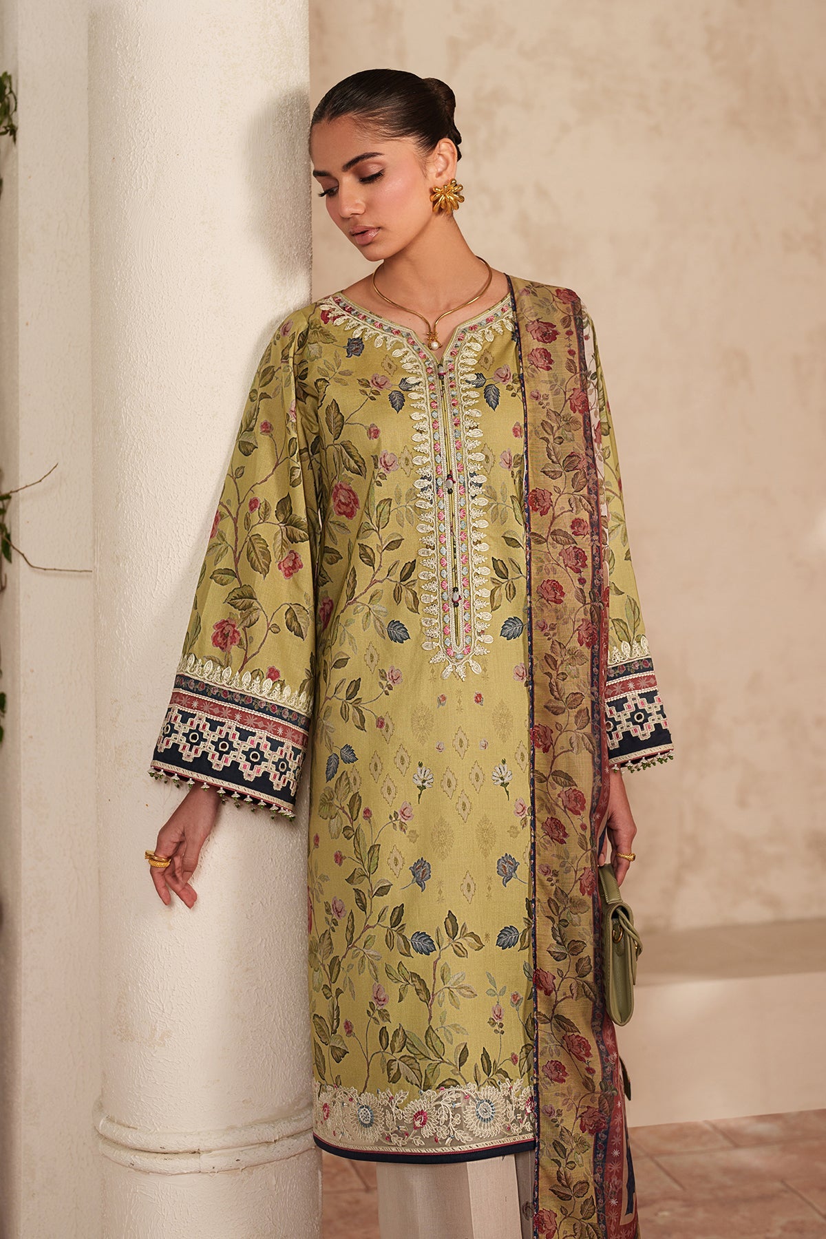 Baroque - Embroidered Lawn UF-4414
