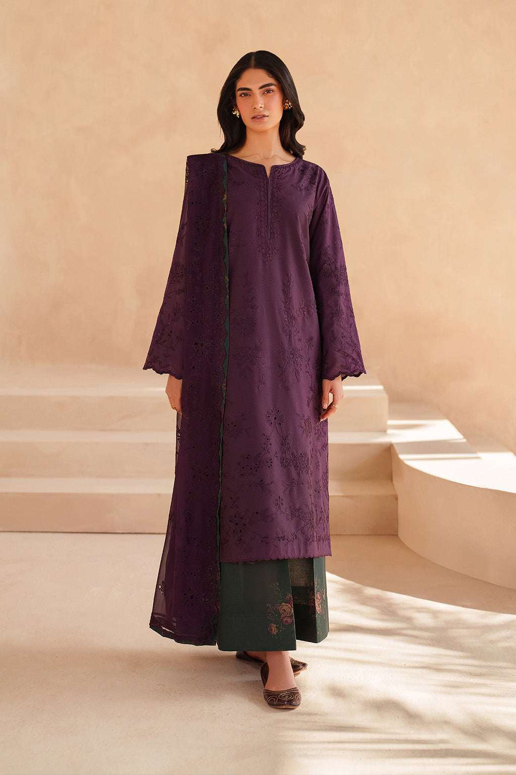 Iznik - Ue-602 Embroidered Lawn