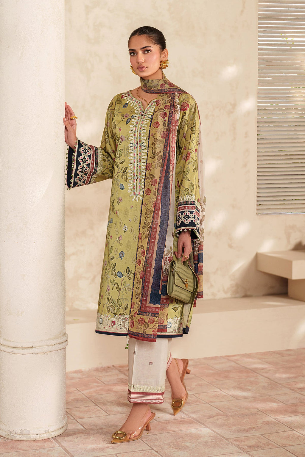 Baroque - Embroidered Lawn UF-4414
