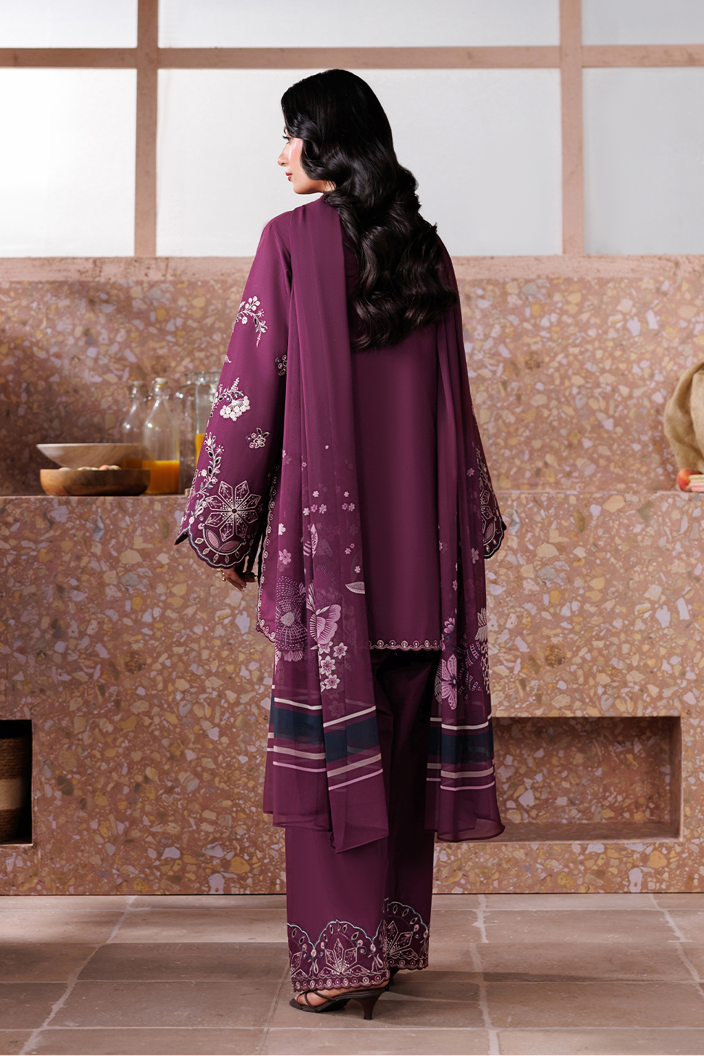 Iznik - Ue-703 Embroidered Lawn