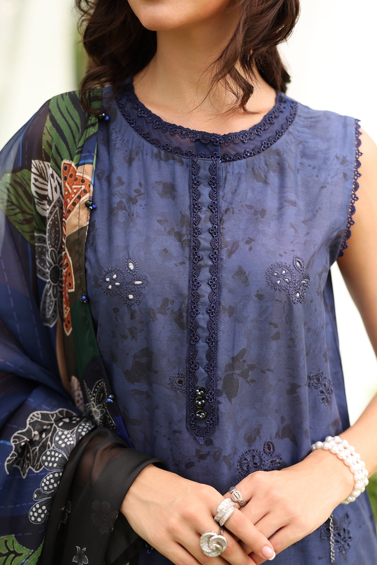 Baroque - Embroidered Lawn UF-4227