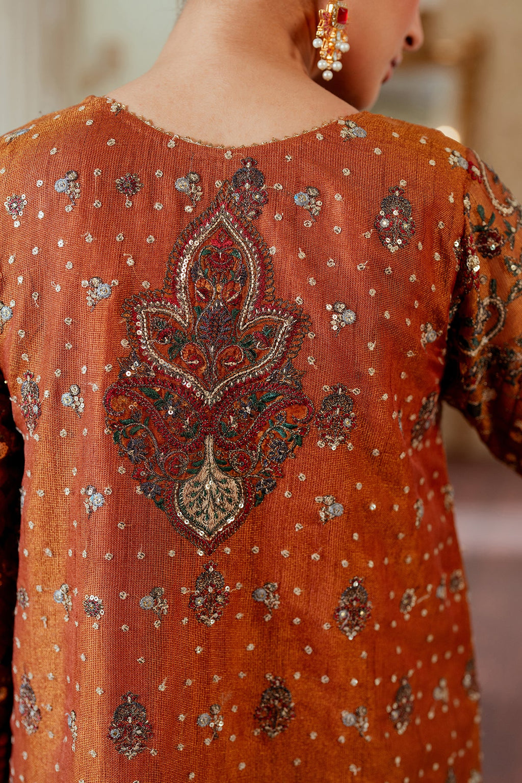 Baroque - Embroidered Net Ch13-01 Stitched