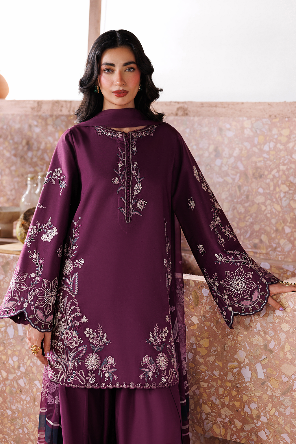 Iznik - Ue-703 Embroidered Lawn