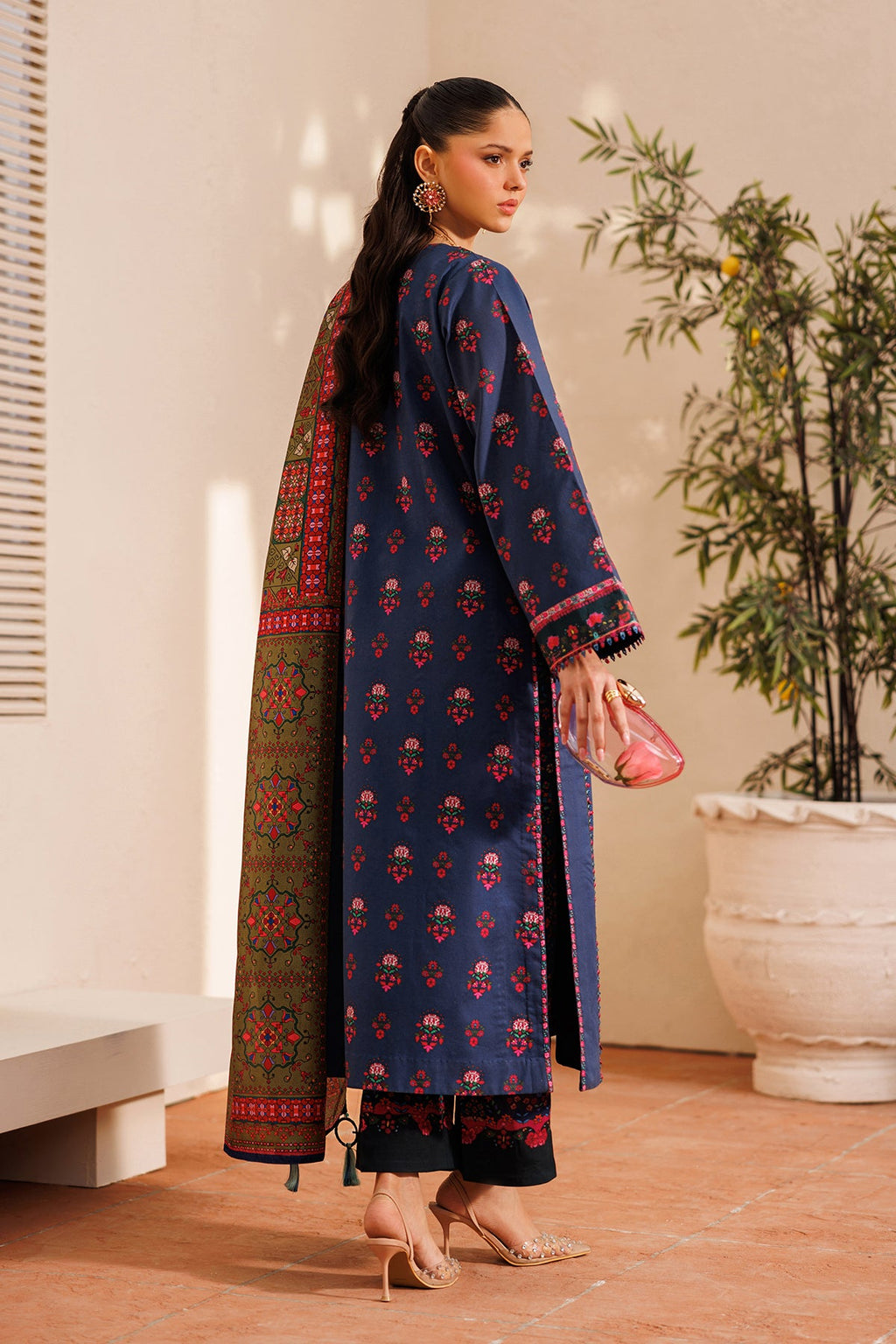 Baroque - Embroidered Lawn UF-4393