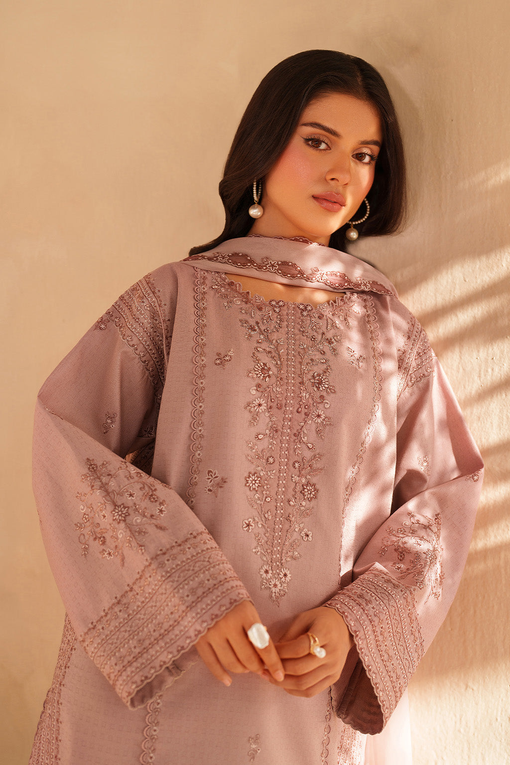 Iznik - Ue-608 Embroidered  Lawn