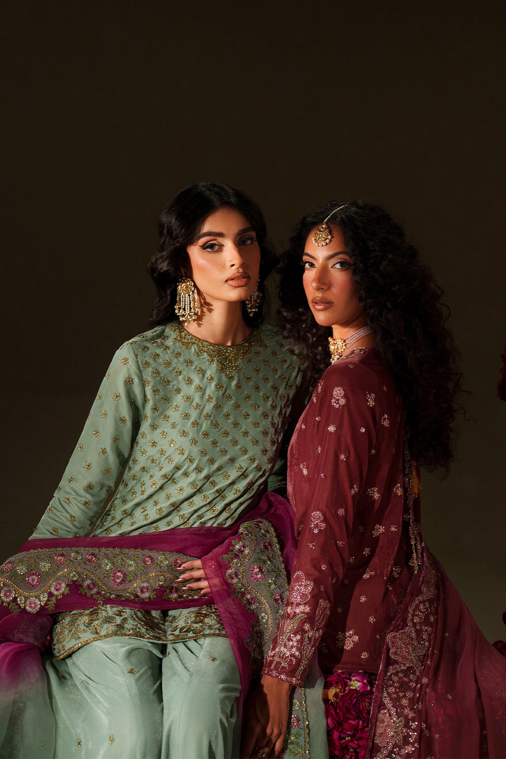 Iznik - Iv-73  Embroidered Velvet
