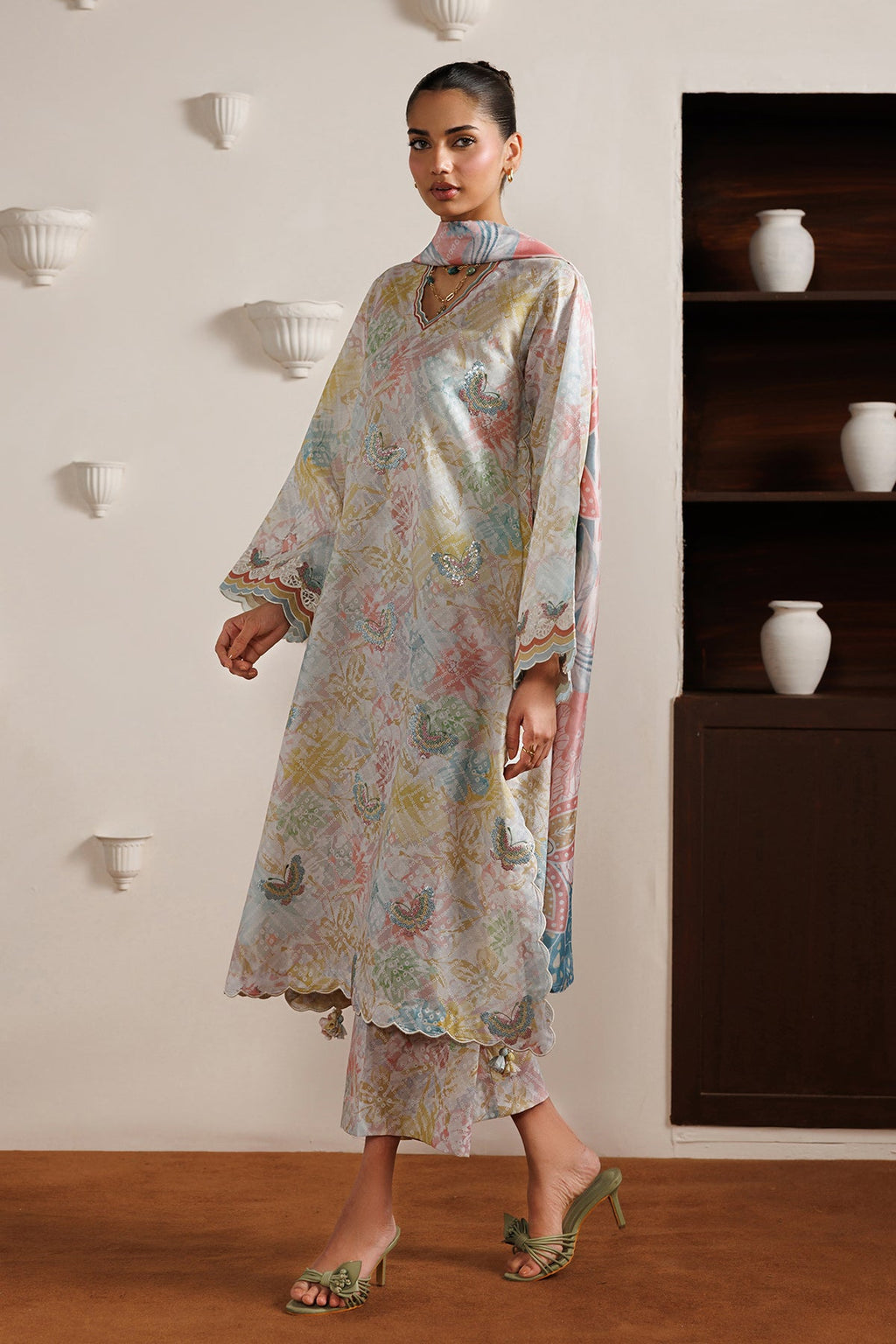 Baroque - Embroidered Lawn UF-4526