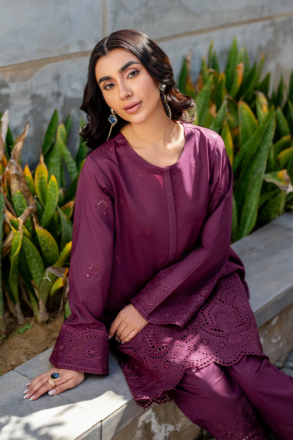 Iznik - Ip-265 Embroidered Lawn