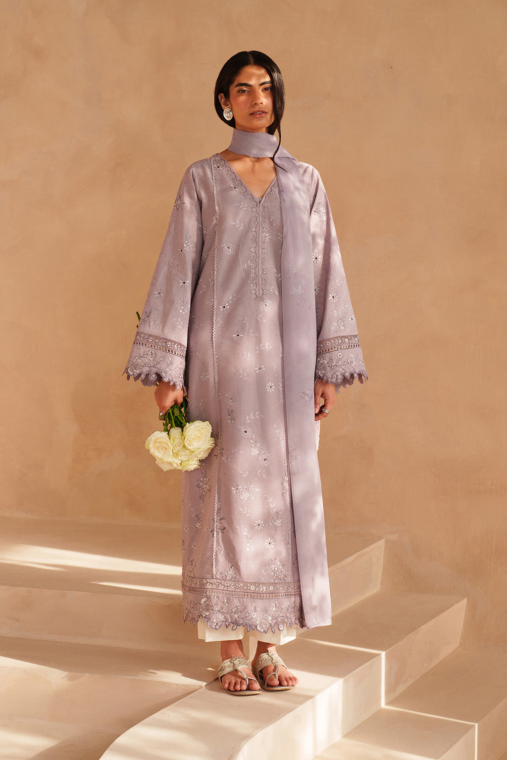 Iznik - Ue-601 Embroidered Lawn