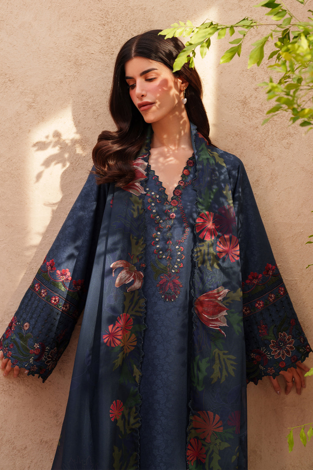 Iznik - El-01 Embroidered Lawn