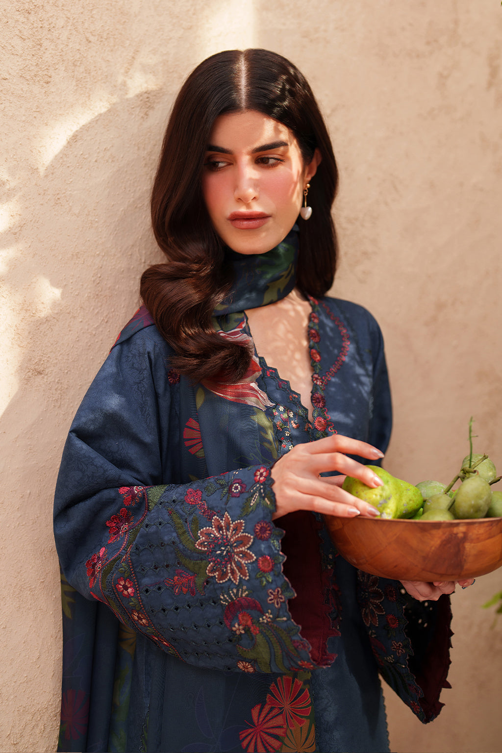 Iznik - El-01 Embroidered Lawn