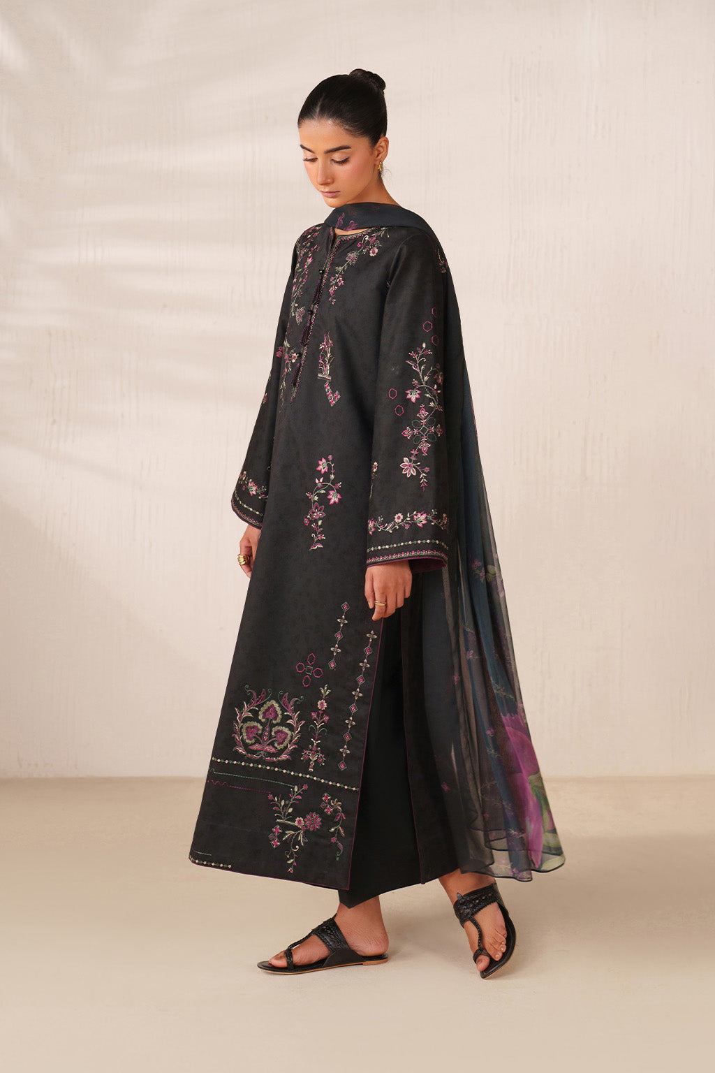 Iznik - Ue-595 Embroidered Lawn
