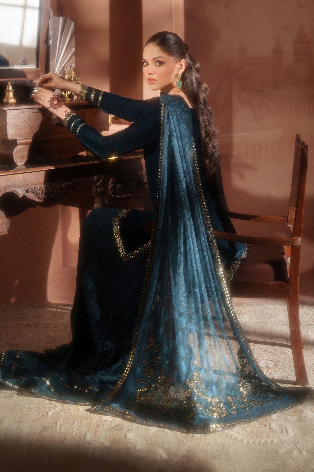 Iznik - Iv-64 Embroidered Velvet