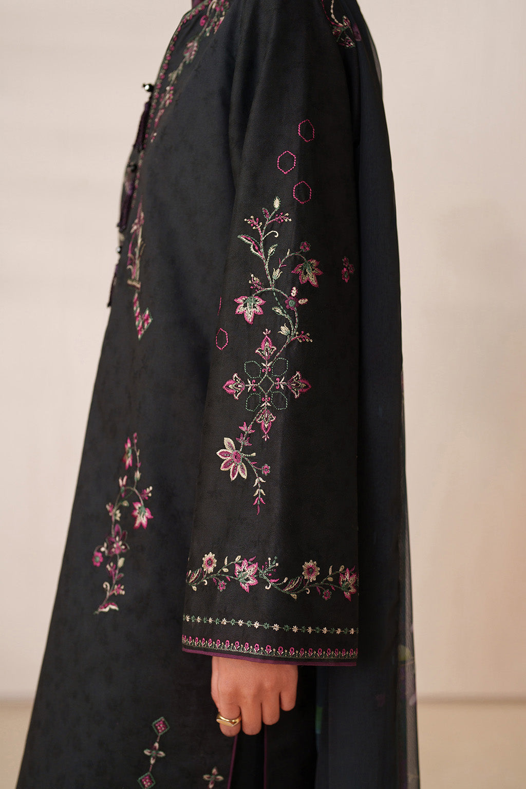 Iznik - Ue-595 Embroidered Lawn