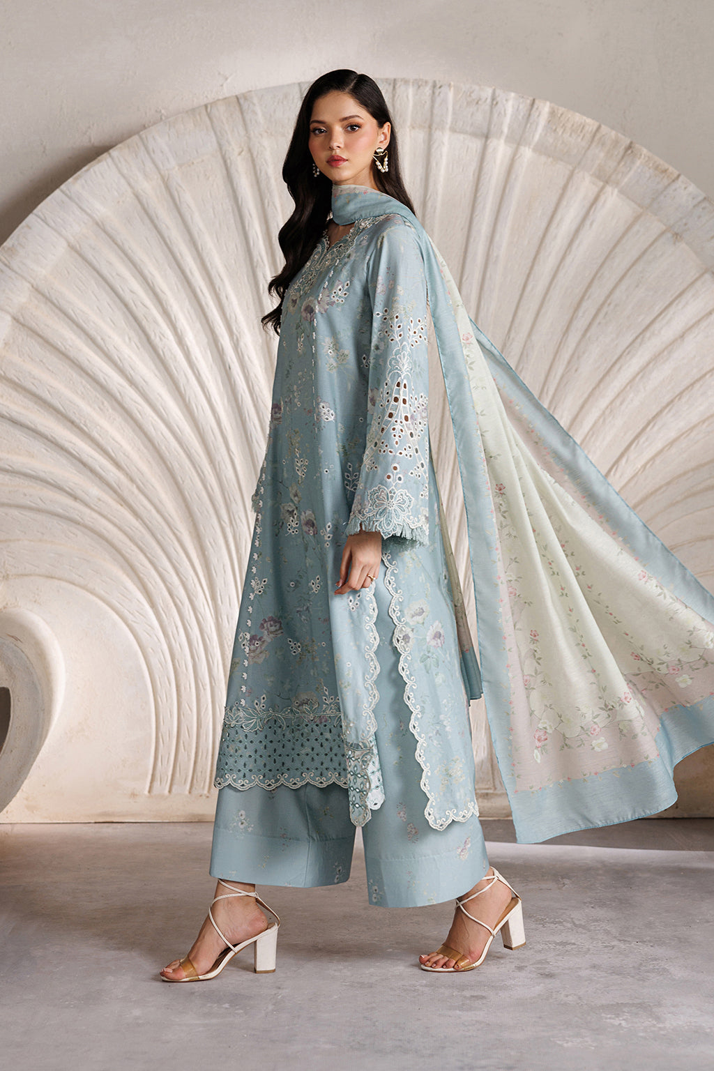 Iznik - Ibe-10 Embroidered Lawn