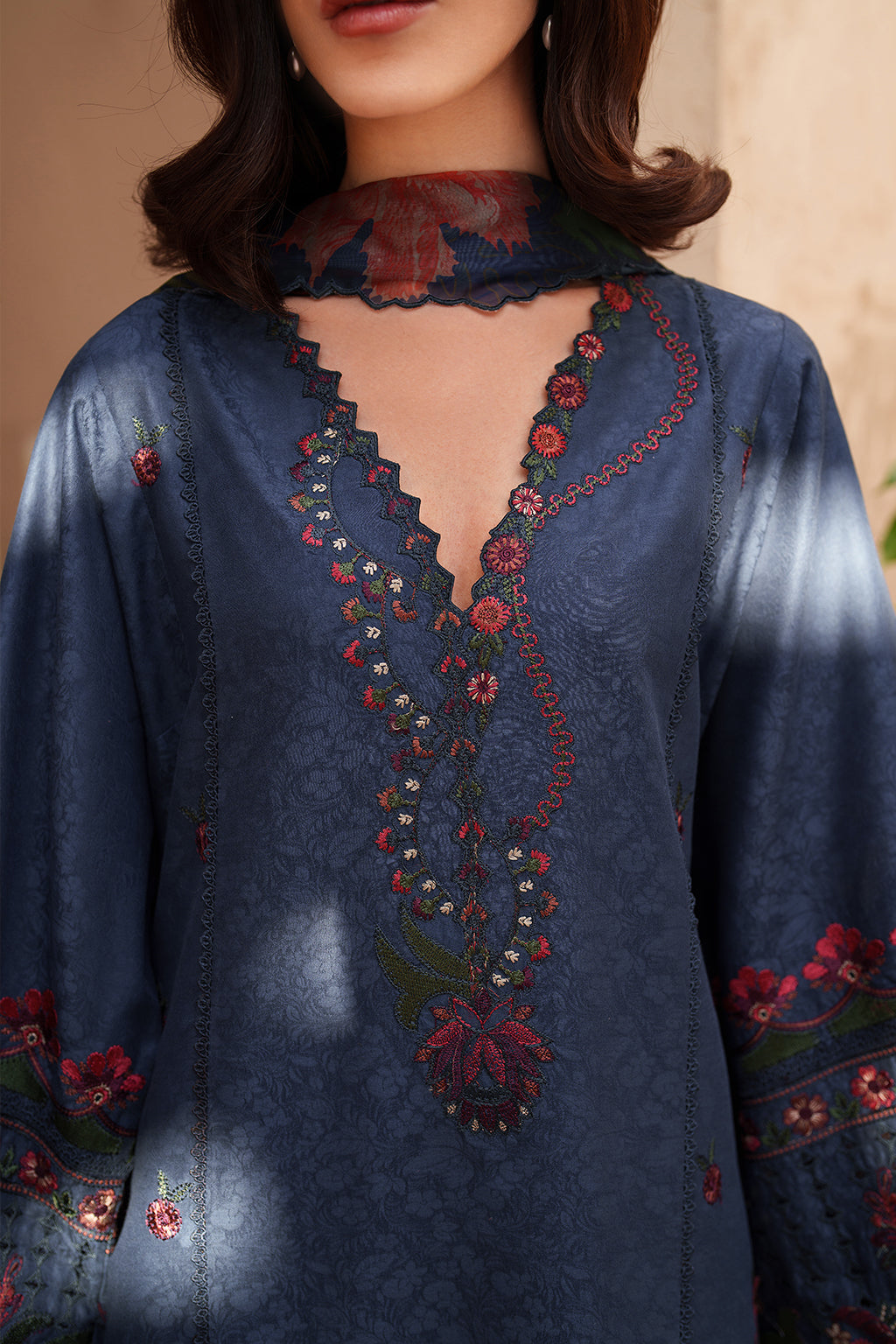 Iznik - El-01 Embroidered Lawn