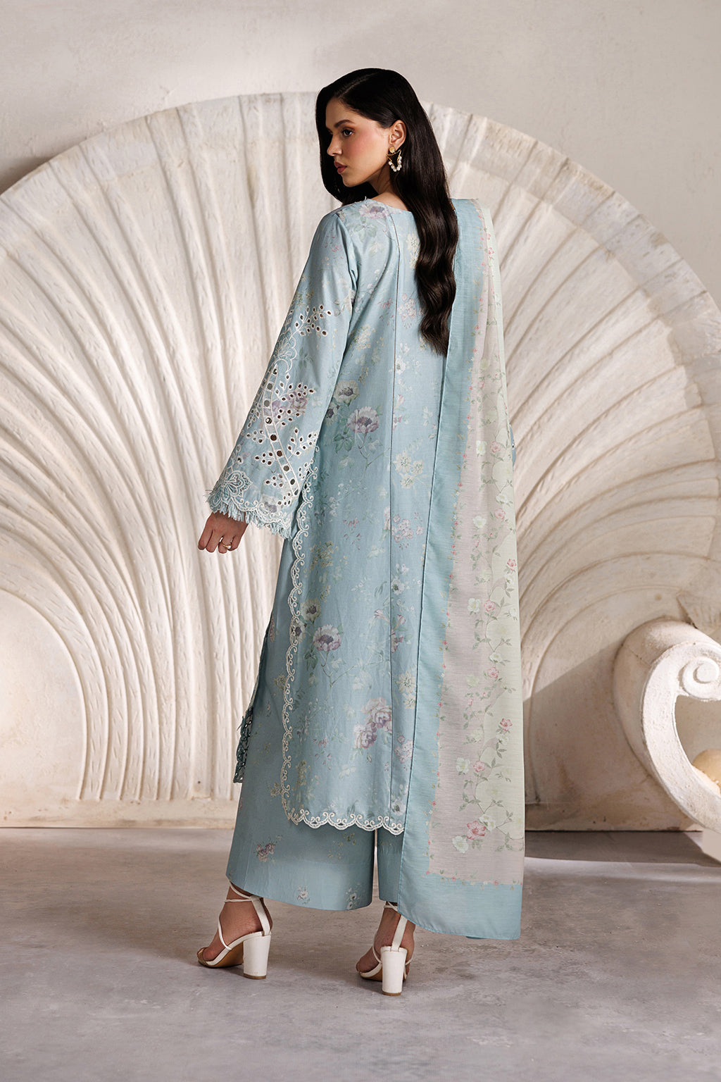 Iznik - Ibe-10 Embroidered Lawn