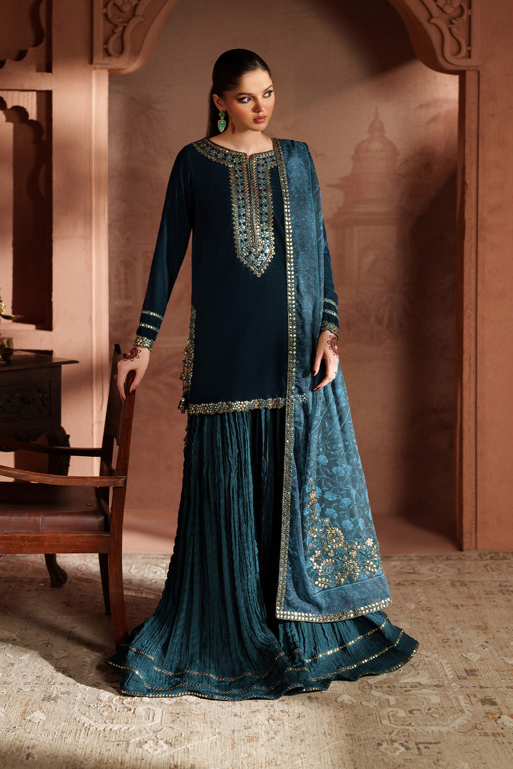 Iznik - Iv-64 Embroidered Velvet