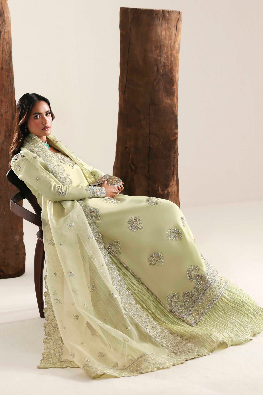 Akbar Aslam - Ruvea