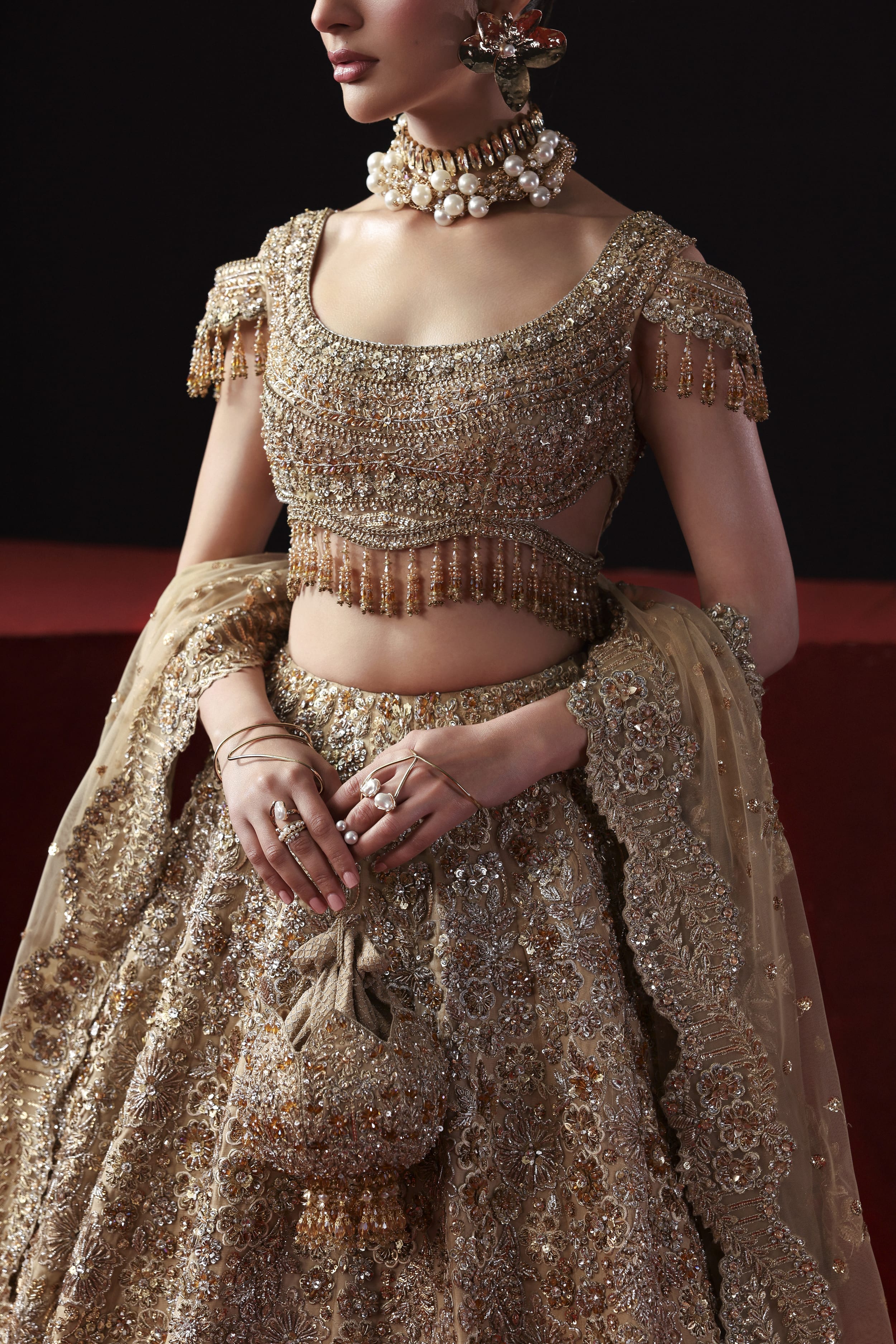 Akbar Aslam - Aveline